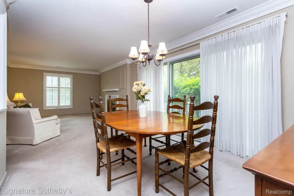 19710 W 13 Mile Road Beverly Hills Village MI 48025