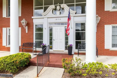 19710 W 13 Mile Road Beverly Hills Village MI 48025