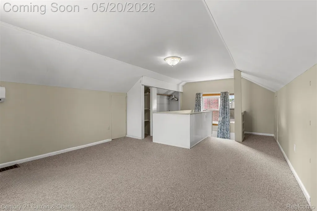 15587 Russell Avenue Allen Park City MI 48101