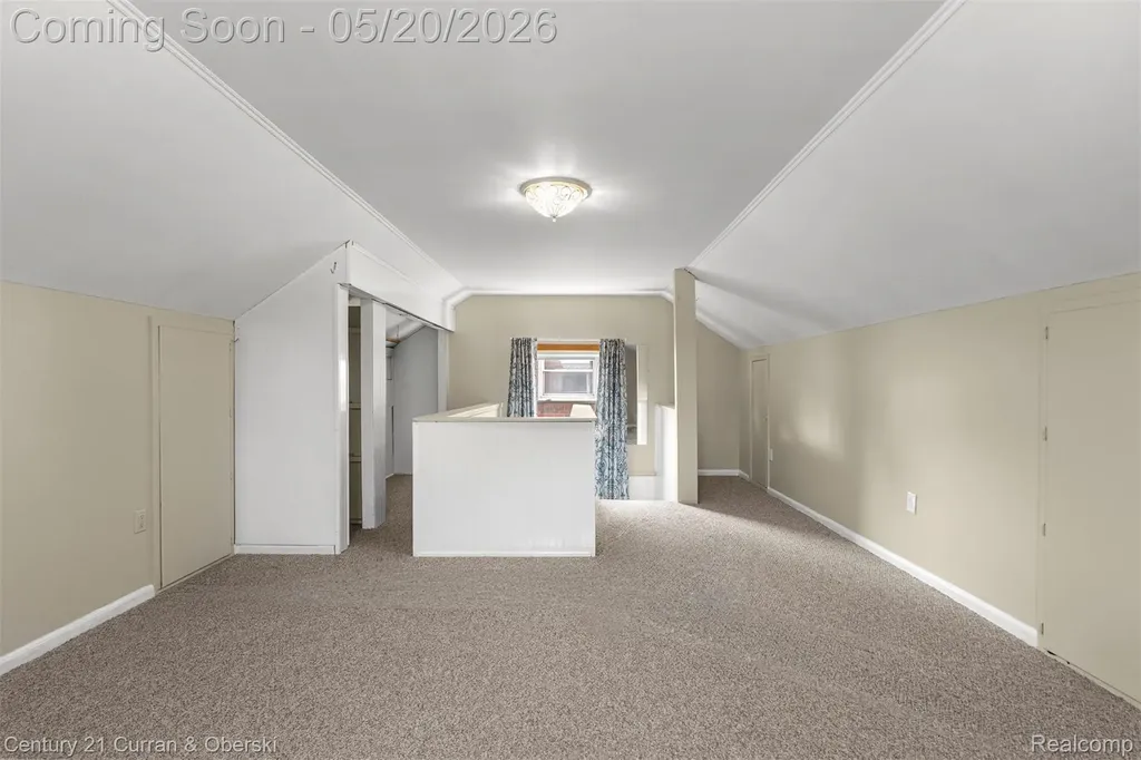 15587 Russell Avenue Allen Park City MI 48101