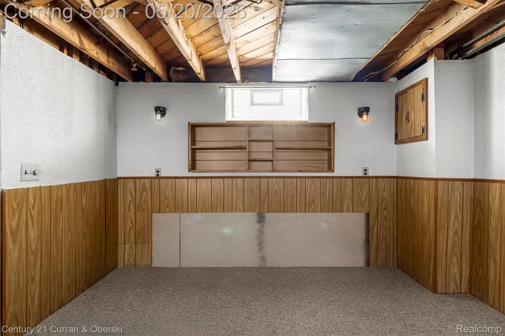 15587 Russell Avenue Allen Park City MI 48101