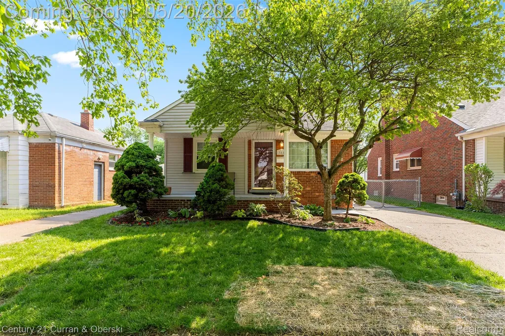 15587 Russell Avenue Allen Park City MI 48101