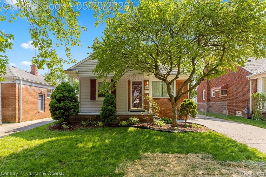 15587 Russell Avenue Allen Park City MI 48101