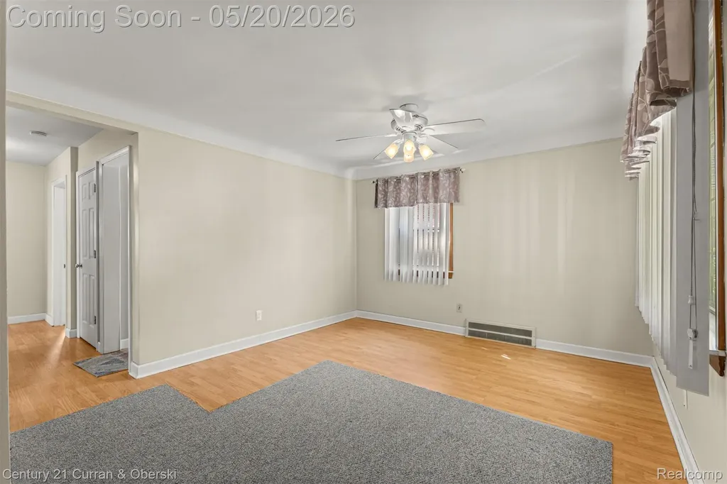15587 Russell Avenue Allen Park City MI 48101