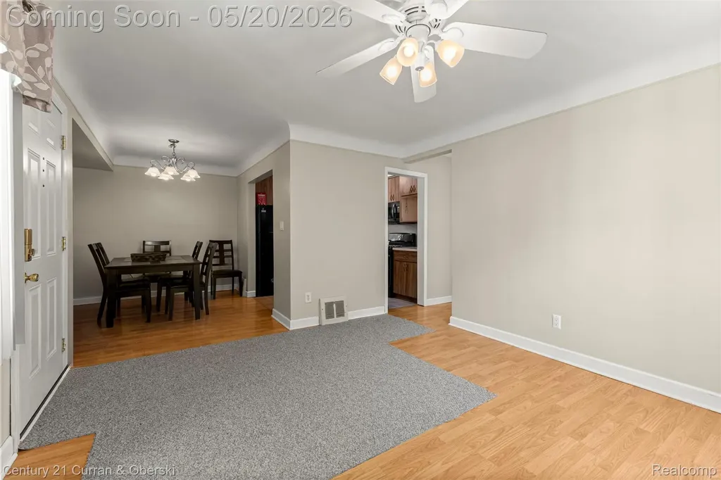 15587 Russell Avenue Allen Park City MI 48101