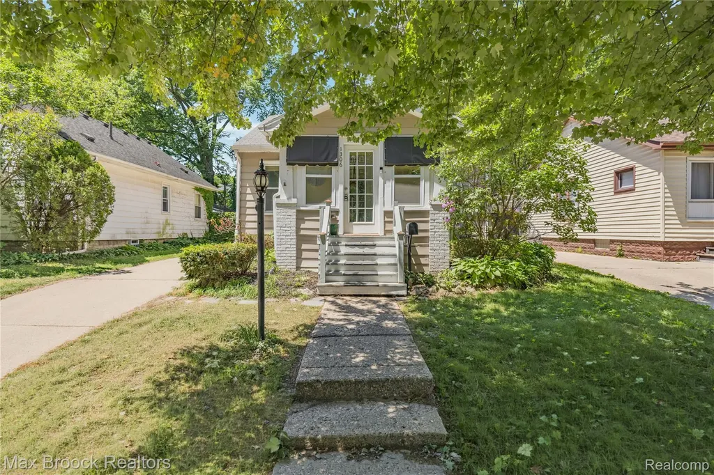 1306 Owana Avenue Royal Oak City MI 48067