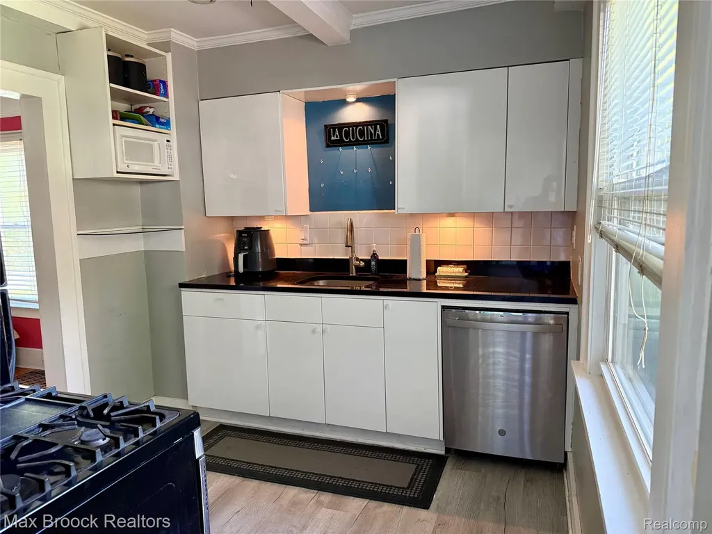 1306 Owana Avenue Royal Oak City MI 48067