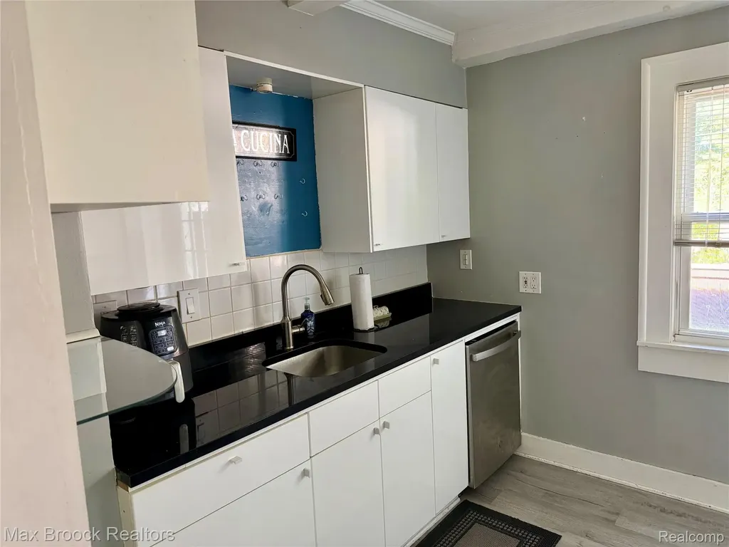 1306 Owana Avenue Royal Oak City MI 48067