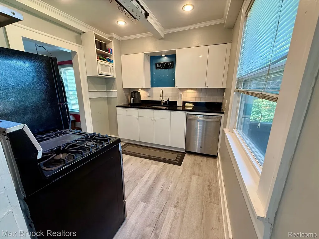 1306 Owana Avenue Royal Oak City MI 48067