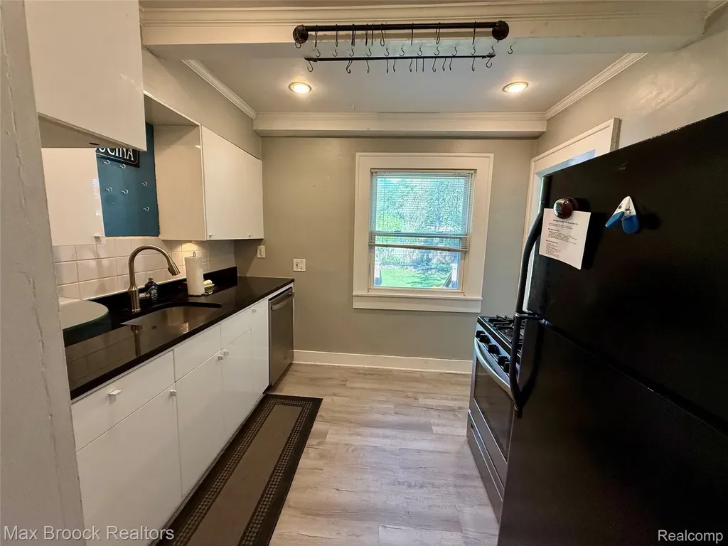 1306 Owana Avenue Royal Oak City MI 48067