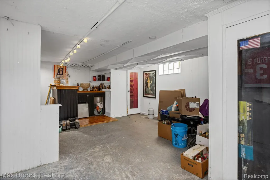 1306 Owana Avenue Royal Oak City MI 48067
