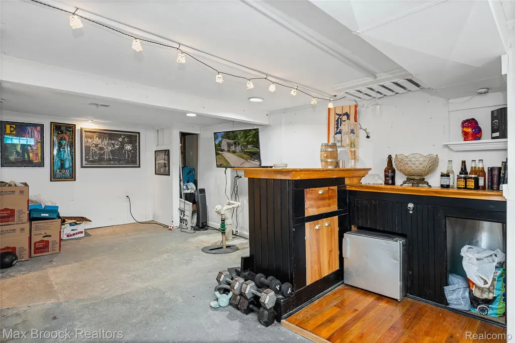 1306 Owana Avenue Royal Oak City MI 48067