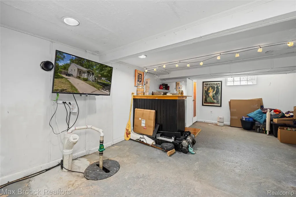 1306 Owana Avenue Royal Oak City MI 48067