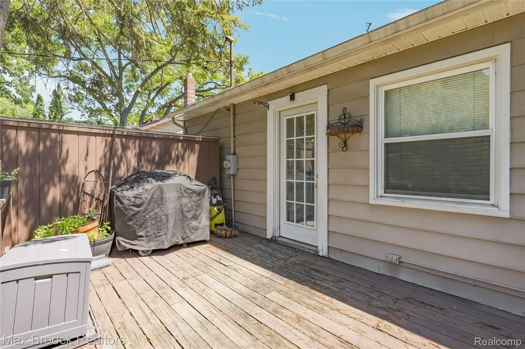 1306 Owana Avenue Royal Oak City MI 48067