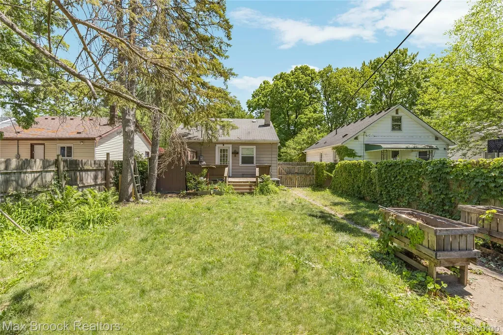 1306 Owana Avenue Royal Oak City MI 48067