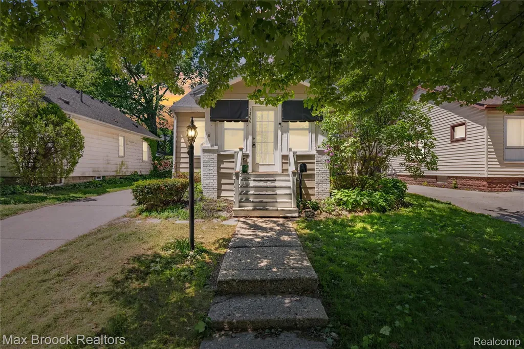 1306 Owana Avenue Royal Oak City MI 48067