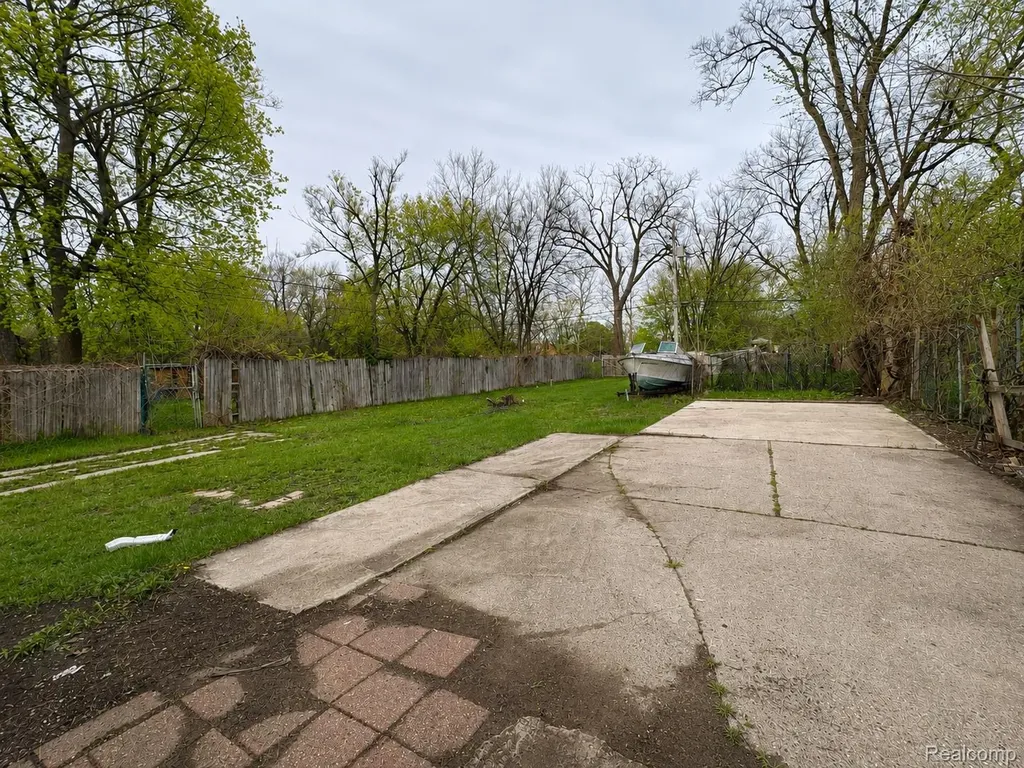 13994 Birwood Street Detroit City MI 48238