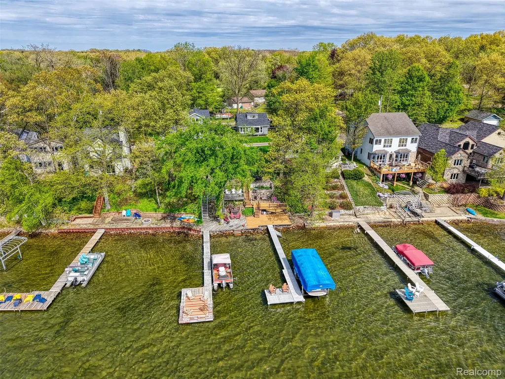 7490 Noahs Landing Dexter Township MI 48137