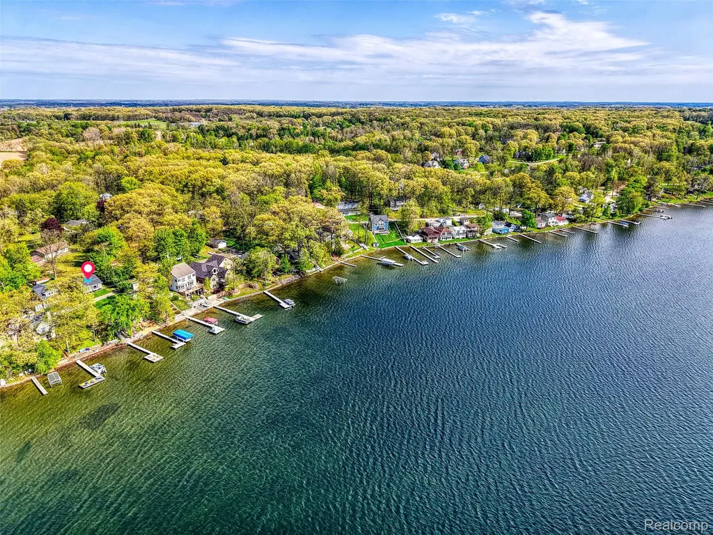 7490 Noahs Landing Dexter Township MI 48137