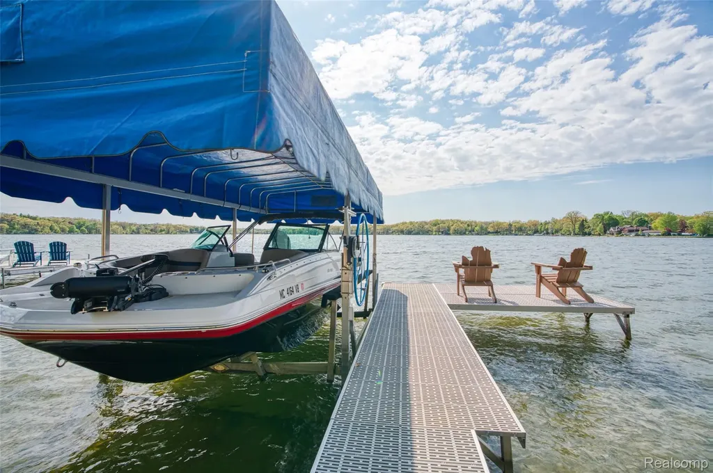 7490 Noahs Landing Dexter Township MI 48137