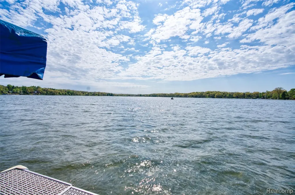 7490 Noahs Landing Dexter Township MI 48137