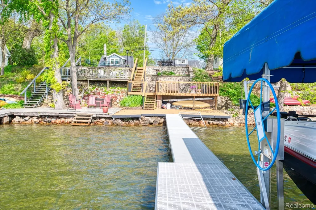 7490 Noahs Landing Dexter Township MI 48137