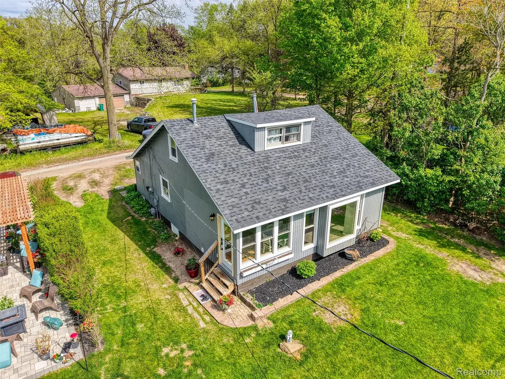 7490 Noahs Landing Dexter Township MI 48137