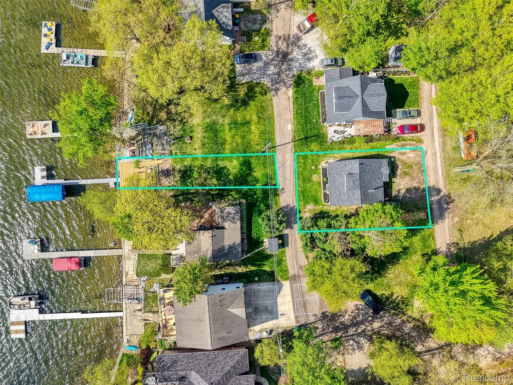 7490 Noahs Landing Dexter Township MI 48137