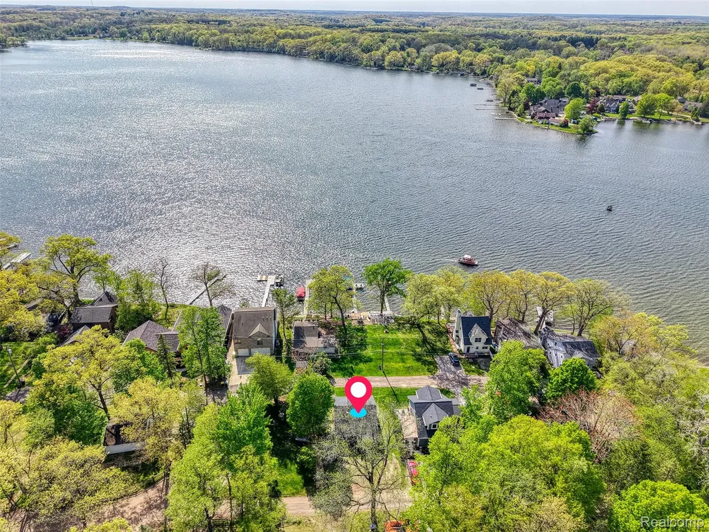 7490 Noahs Landing Dexter Township MI 48137