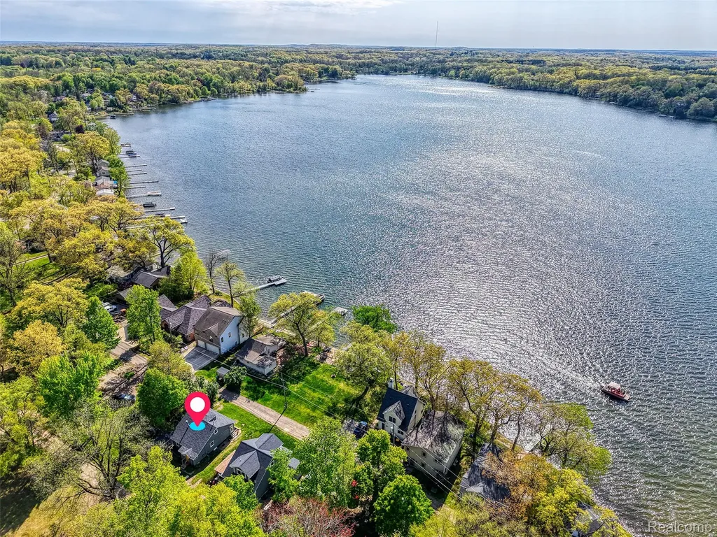 7490 Noahs Landing Dexter Township MI 48137