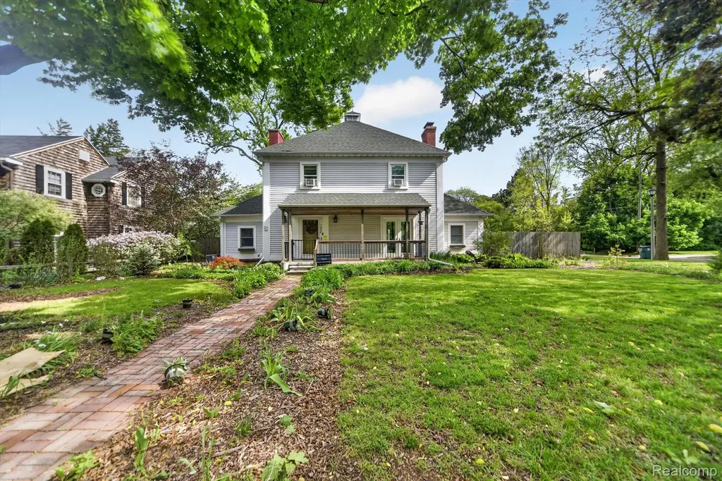 1404 Harvard Road East Lansing City MI 48823