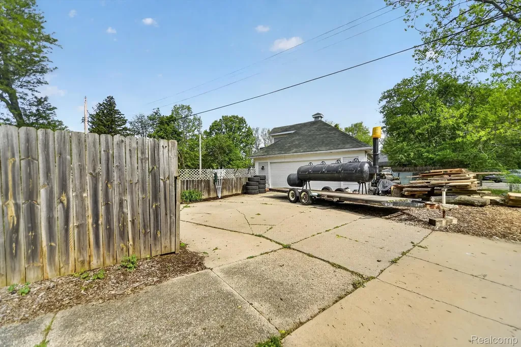1404 Harvard Road East Lansing City MI 48823