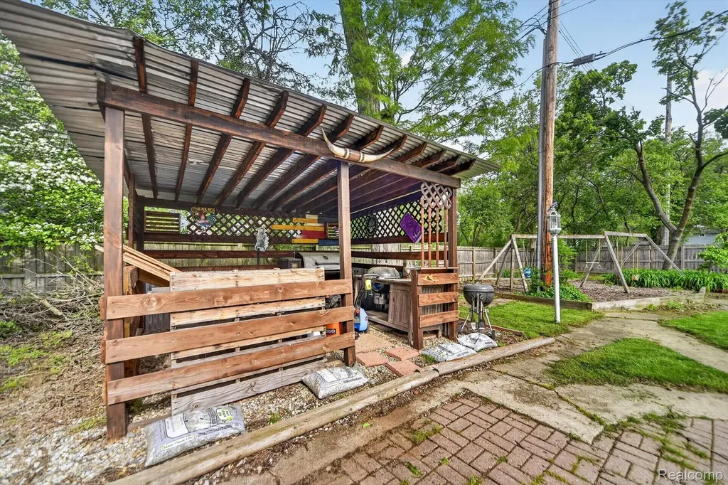 1404 Harvard Road East Lansing City MI 48823