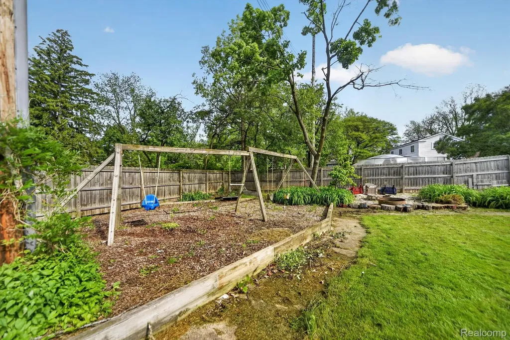 1404 Harvard Road East Lansing City MI 48823