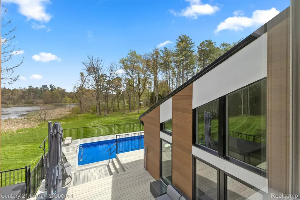 10459 Hyne Road Brighton Township MI 48114