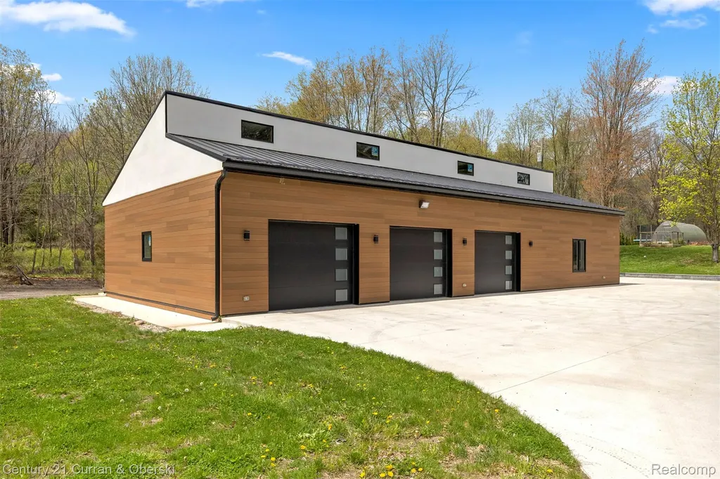 10459 Hyne Road Brighton Township MI 48114