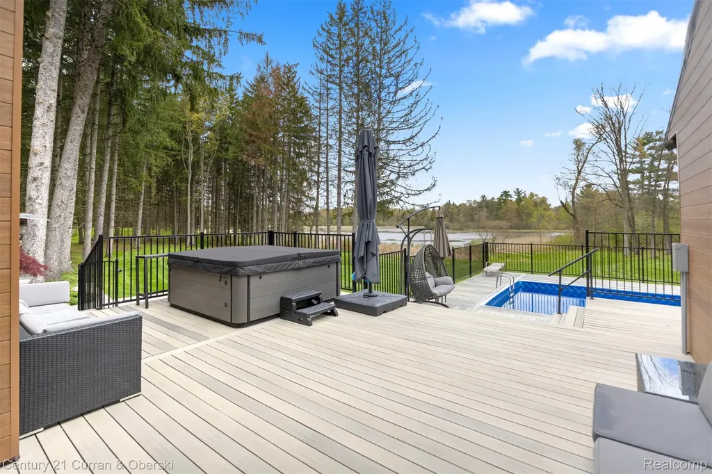 10459 Hyne Road Brighton Township MI 48114