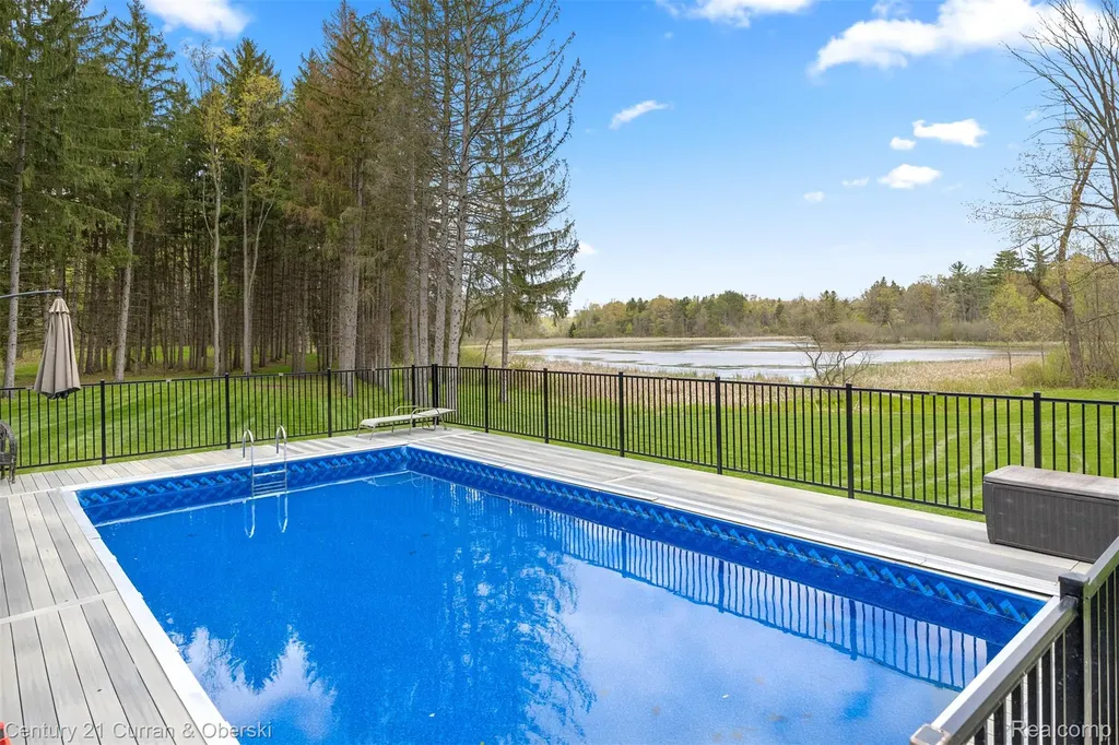 10459 Hyne Road Brighton Township MI 48114