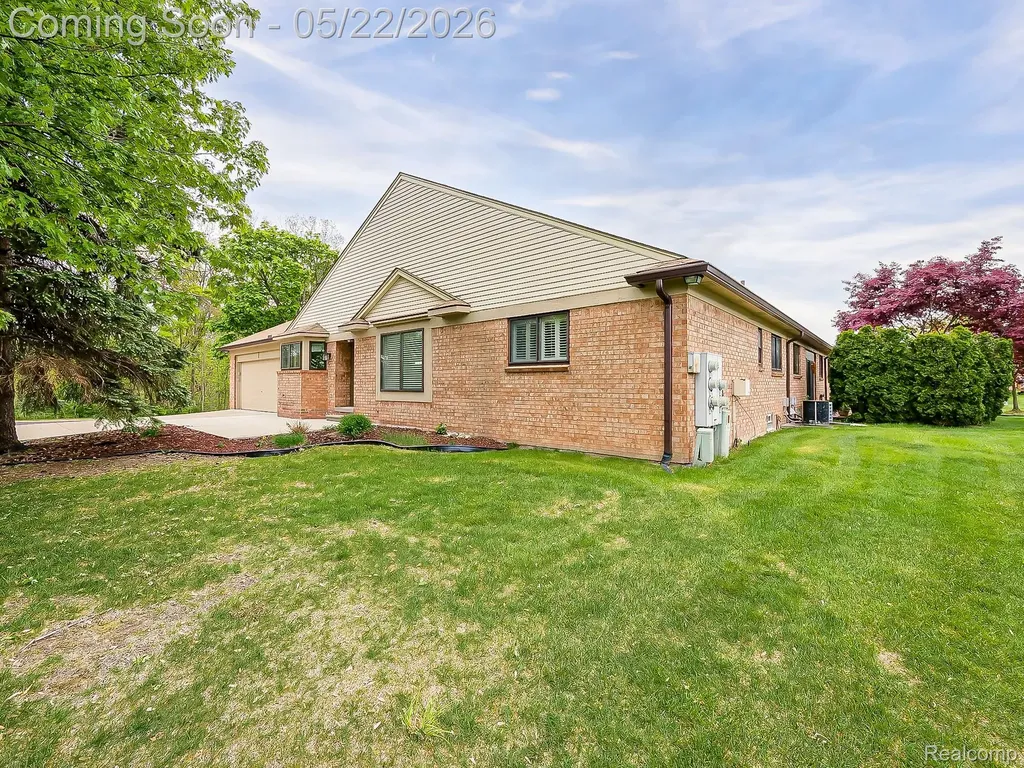 38663 Cypress Meadow Drive Clinton Charter Township MI 48036