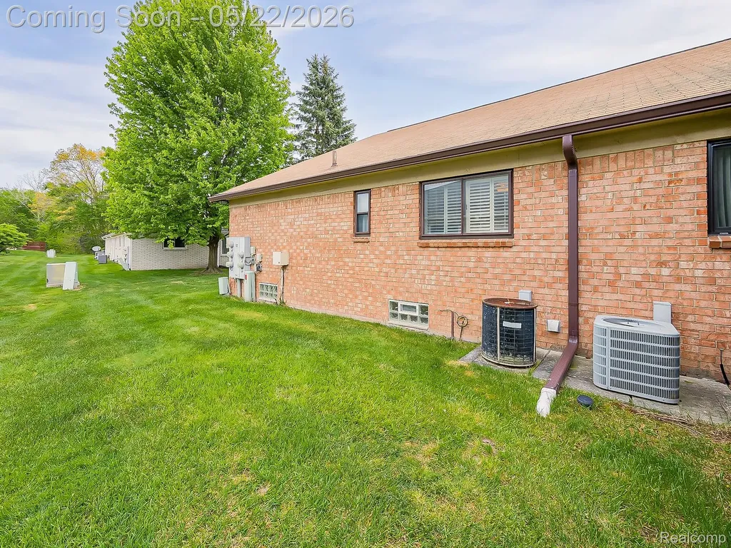38663 Cypress Meadow Drive Clinton Charter Township MI 48036