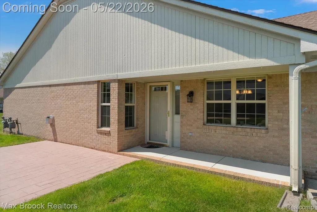 25258 Julianna Drive Chesterfield Township MI 48051