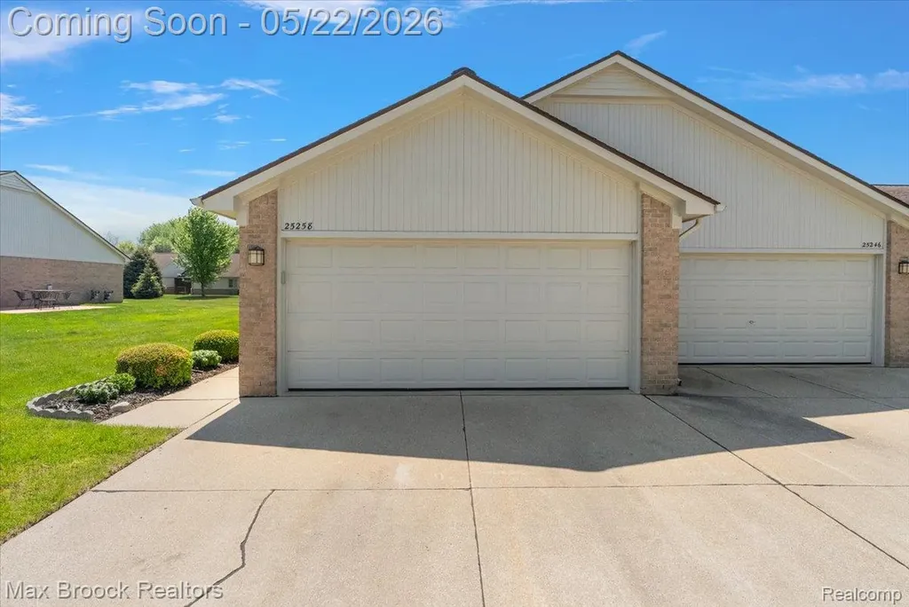 25258 Julianna Drive Chesterfield Township MI 48051
