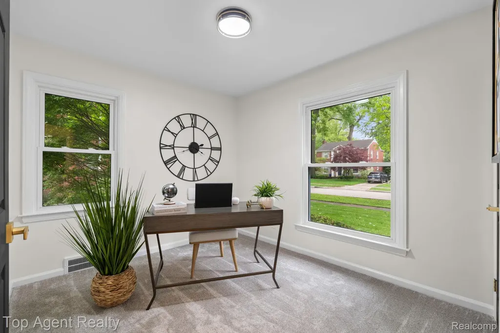 1894 Broadstone Road Grosse Pointe Woods City MI 48236