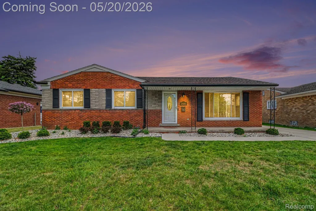 29146 Bonnie Drive Warren City MI 48093