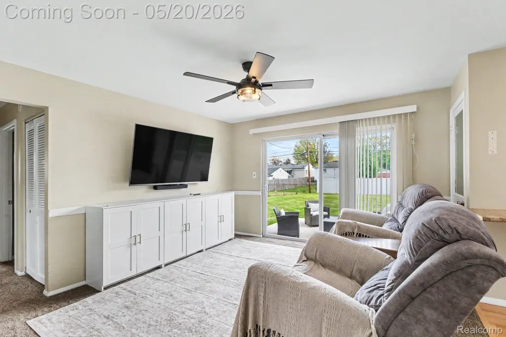 29146 Bonnie Drive Warren City MI 48093