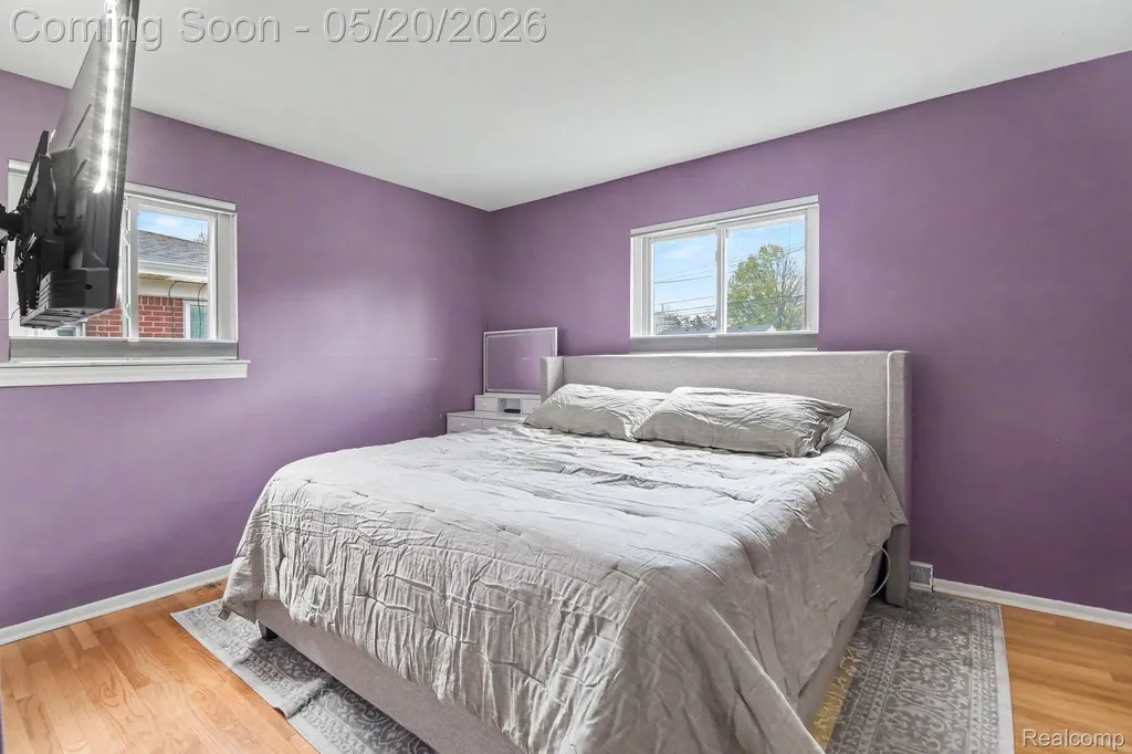 29146 Bonnie Drive Warren City MI 48093