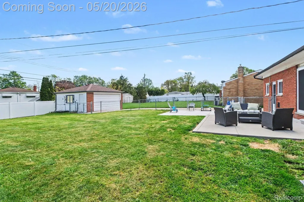 29146 Bonnie Drive Warren City MI 48093