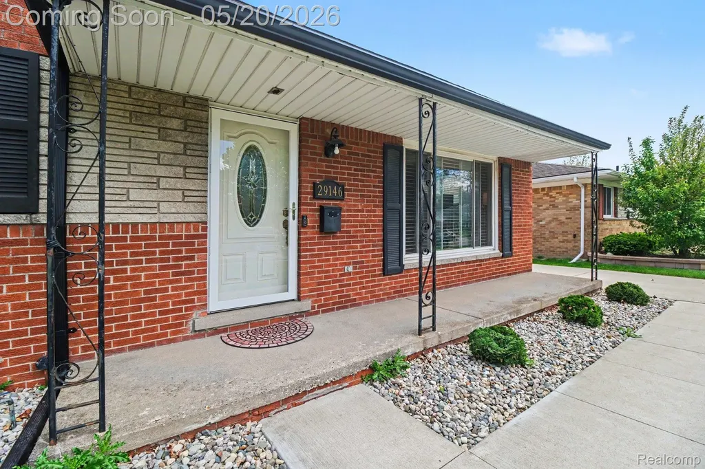 29146 Bonnie Drive Warren City MI 48093
