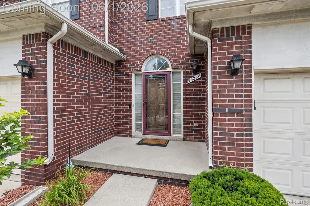 19208 W 11 Mile Road Lathrup Village City MI 48076