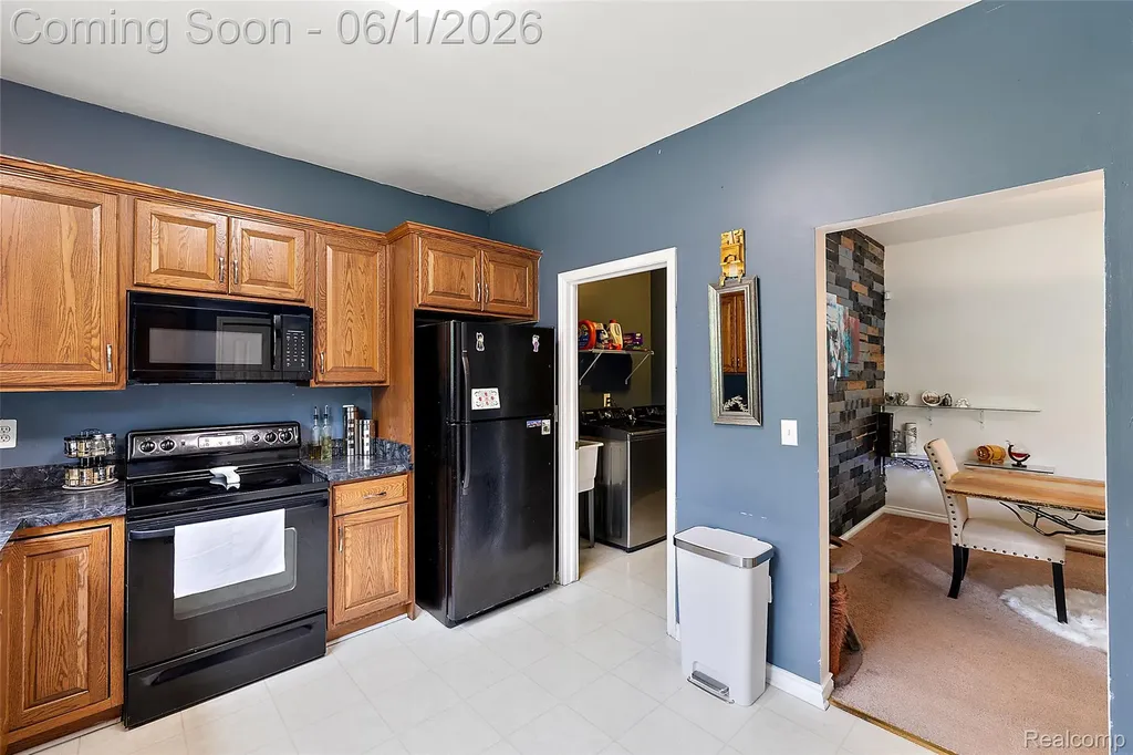 19208 W 11 Mile Road Lathrup Village City MI 48076
